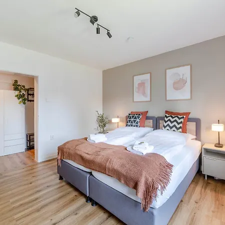 Design 2br - 6 Guests & Workspace - Messe Dus Apartmán Duisburg