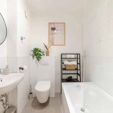 Design 2br - 6 Guests & Workspace - Messe Dus Apartmán